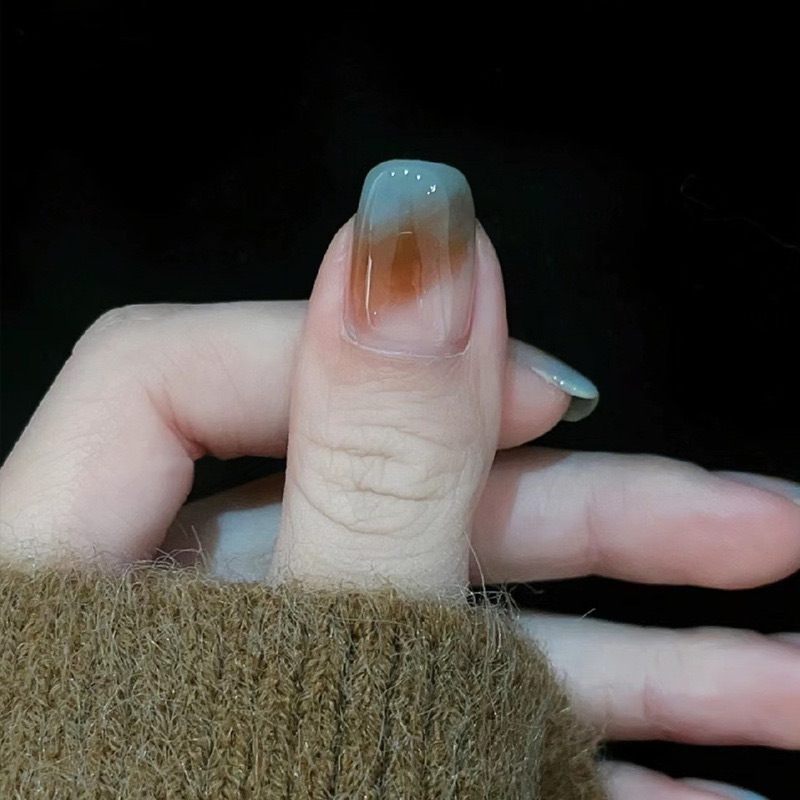 Short brown and blue blurred gradient press-on nails